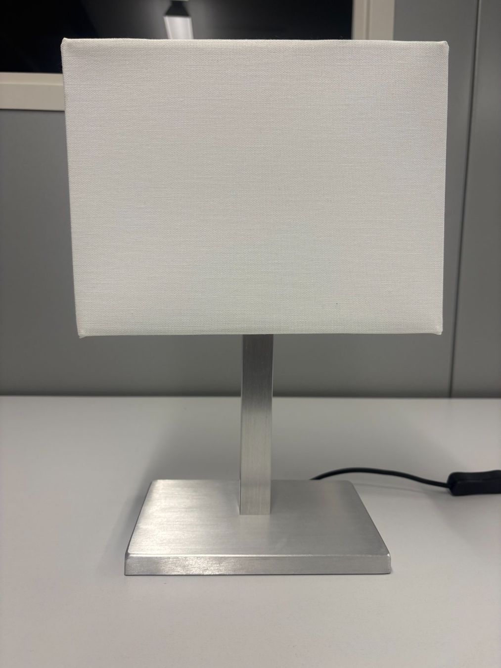 Lampade: Nachttischlampe weiss – Usato da Hildisrieden venduto da eLuterbachAG 1