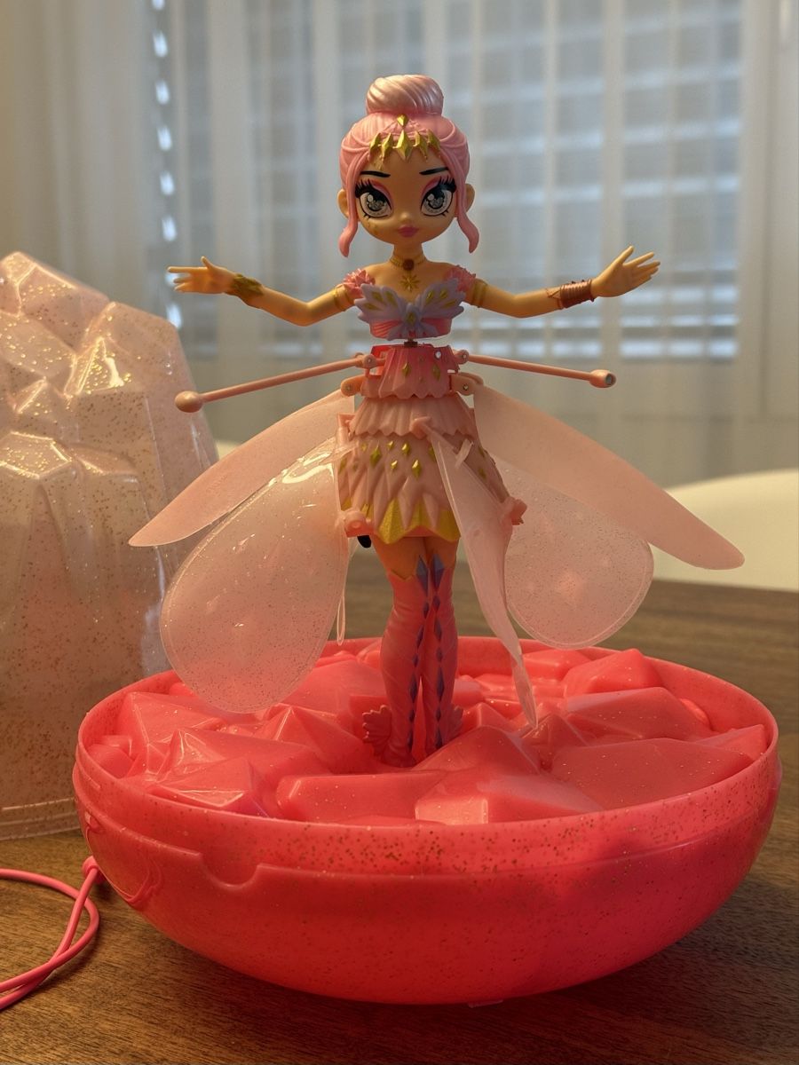 Hatchimals Spielzeuge: Hatchimals Pixies Crystal Flyers Pink – Gebraucht aus Niederhasli von Mfallegger