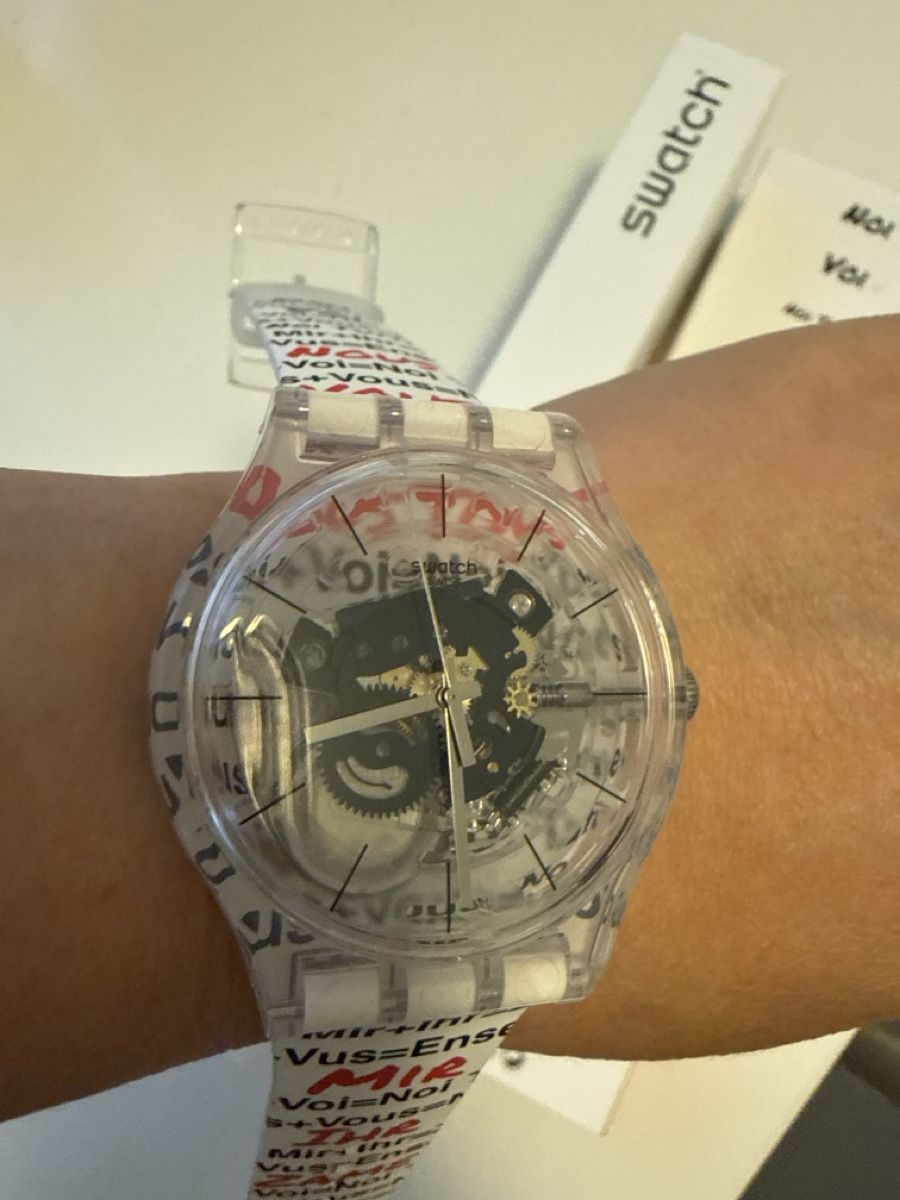 Swatch Smartwatch: Swatch watch clear strap multi-language print – Neuf avec emballage d'origine à Luzern par Alsu_Lucerne 3
