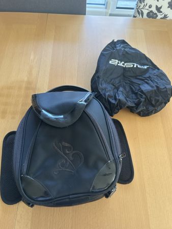 Sac moto réservoir aimanté 