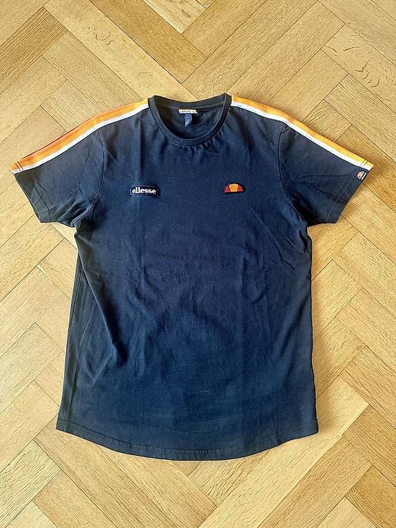 Ellesse T-shirt: Ellesse Shirt in L – Usato da Basel venduto da thmnn