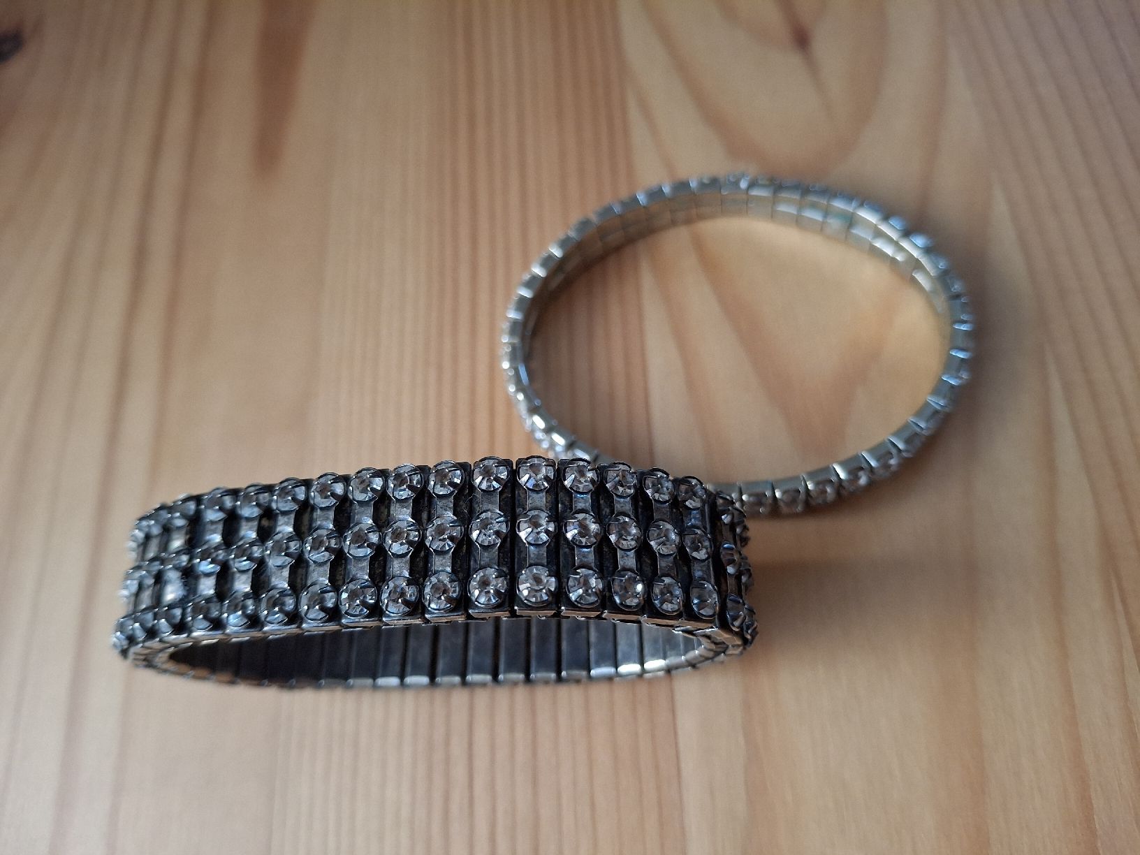 Bracciali & Braccialetti: Vintage Modeschmuck - zwei Strass-Armbänder – Usato da Zürich venduto da wildflower26