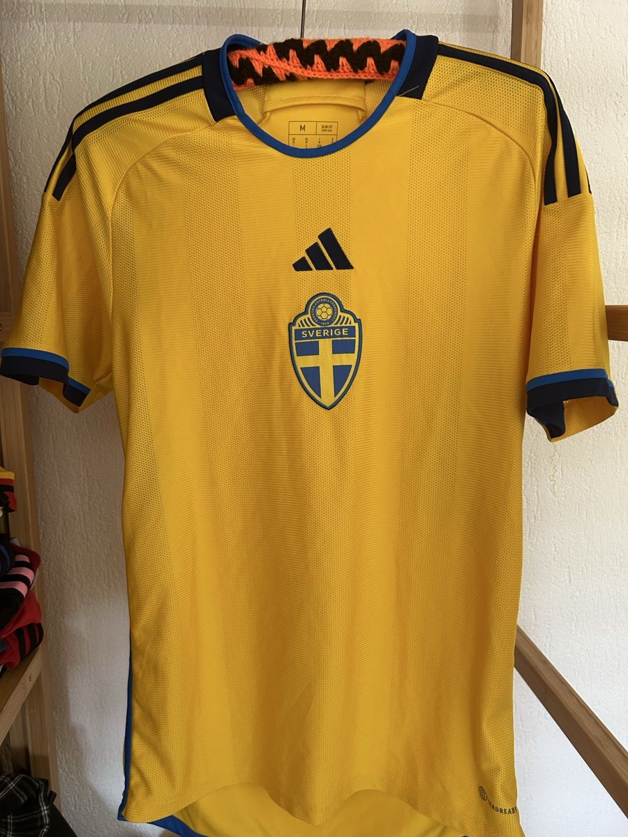 Adidas Canottiere & Pantaloni: Maillot Suède 2022 – Usato da Courgenay venduto da mar_w26c