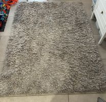 Grauer Teppich in Gutem Zustand