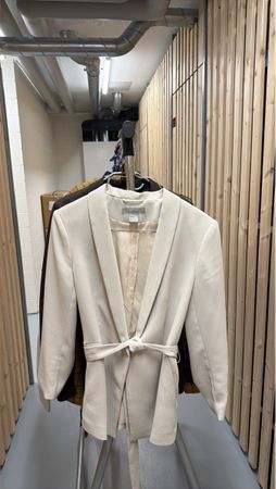 H&M Blazer beige mit Bindegurt neuwertig