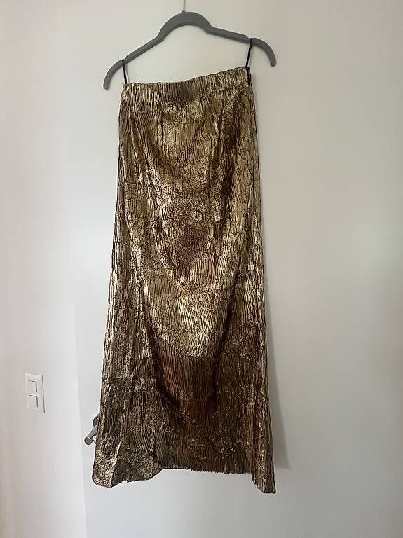 Gucci Gonne: Gucci Midi Rock  Gold Lurex – Usato da Breganzona venduto da maggy_l 1