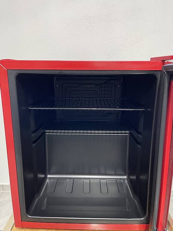 Frigoriferi: Coca-Cola Kühlschrank mit Glastüre  – Usato da Wynau venduto da Lorent_Be 3