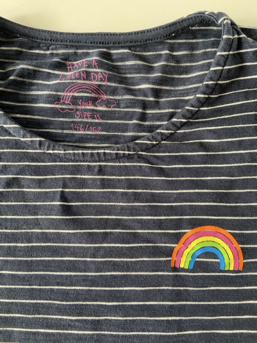 Maglioni & Felpe: Gestreifter Pullover mit Regenbogen, 146/152, 3/4-Ärmel – Usato da Luzern venduto da Nordischkind 2
