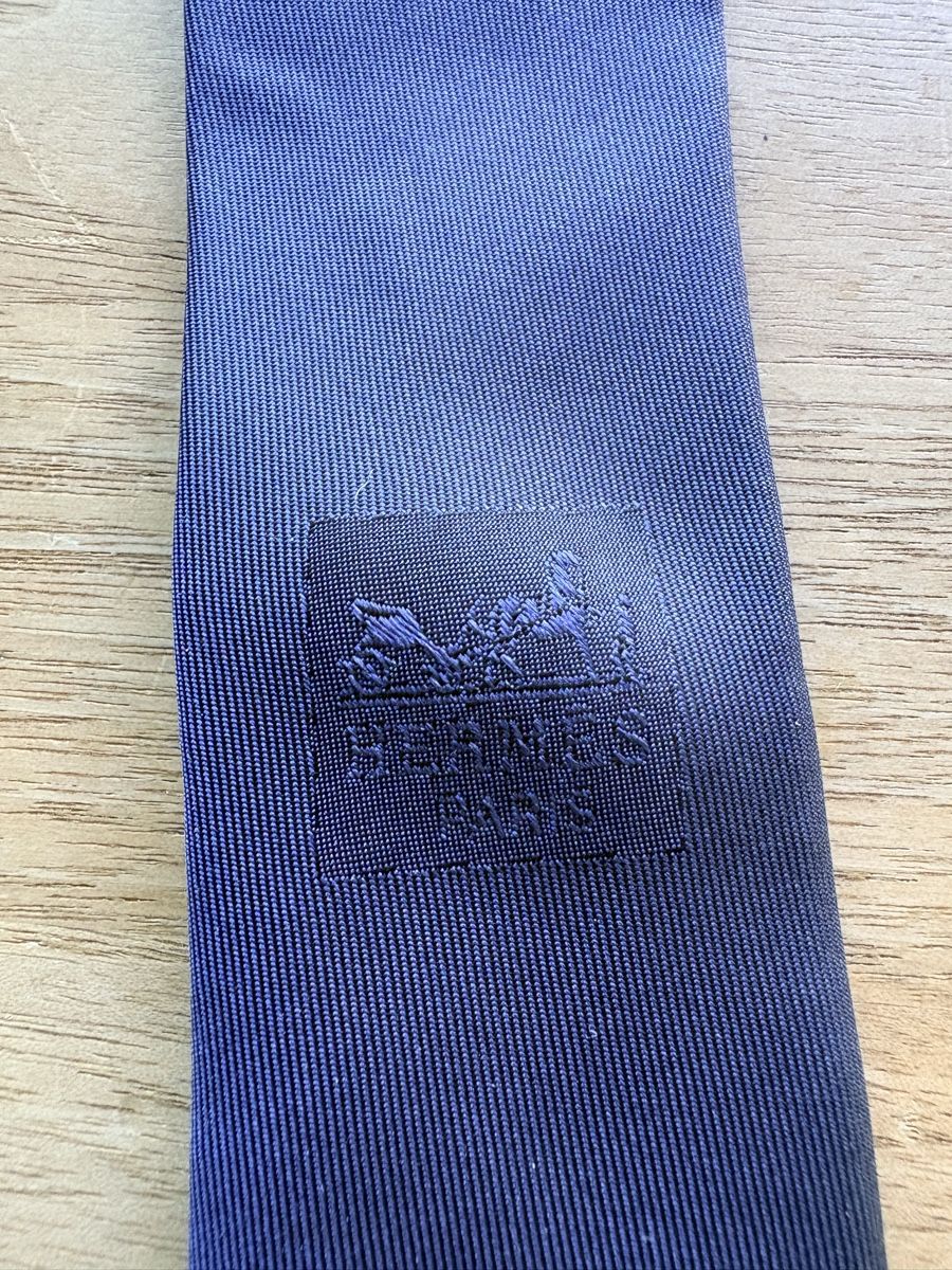Cravatte: Krawatte Hermès Silk - Deep Blue – Usato da Herrliberg venduto da Mirika 3