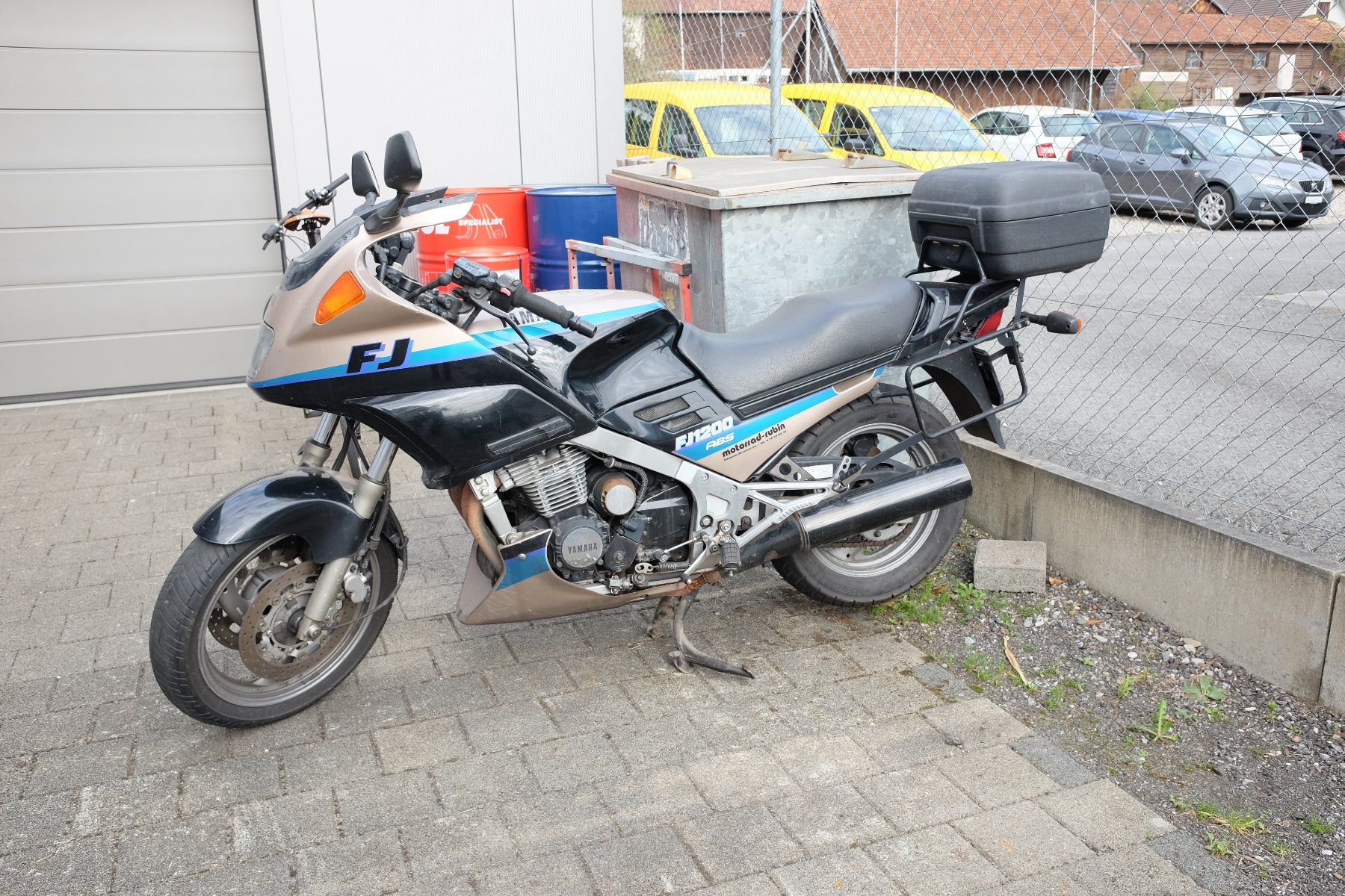 Yamaha Touring: Yamaha FJ1200 Teilespender – Usato da Sargans venduto da pirelli146