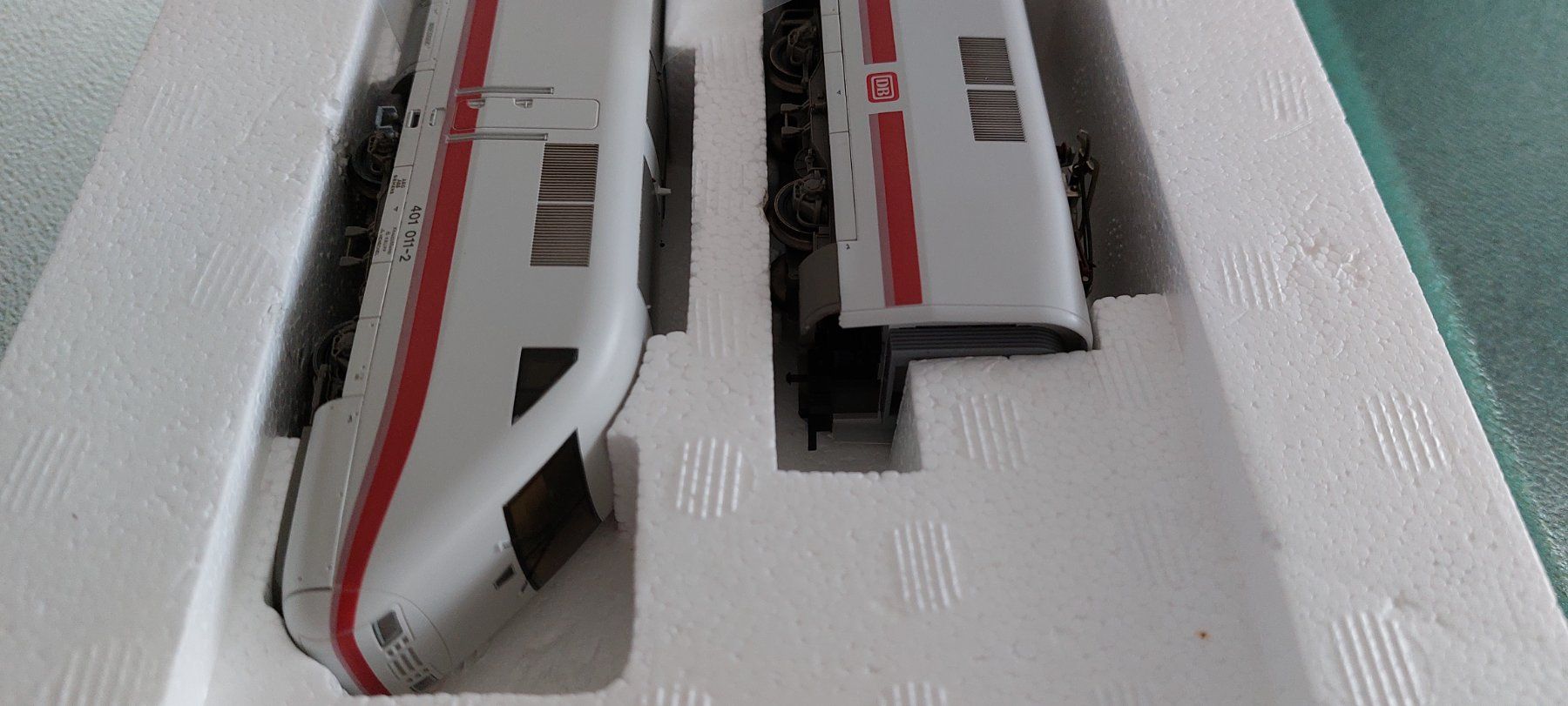 Fleischmann Modellini di ferrovie: Fleischmann 4440 - ICE 1 InterCityExpress DB - "3" – Usato da Rotkreuz venduto da MOBAHN-1zu87 5
