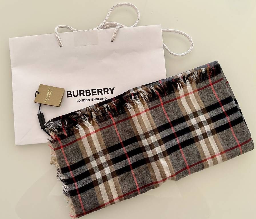 Foulards, Tücher & Schals: Sciarpa Burberry NUOVA – Neu und originalverpackt aus Lugano von luc_xdg5