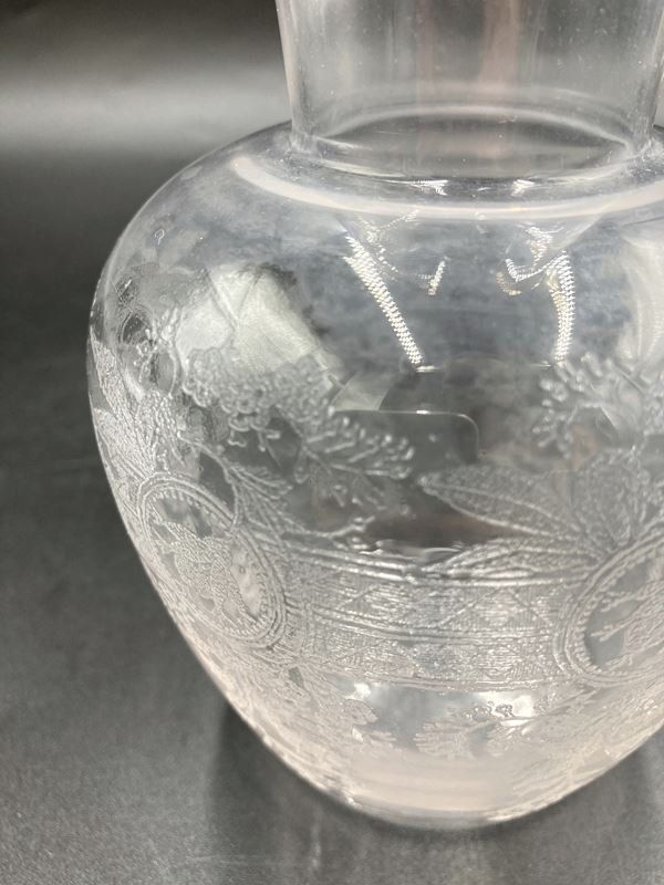 Karaffen: Weinkaraffe mit Weinrebenornament | ca. 5dl | Glas – Gebraucht aus Wittenbach von Restwert_St-Gallen 1