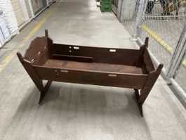 schöne antike Wiege Vintage Massivholz