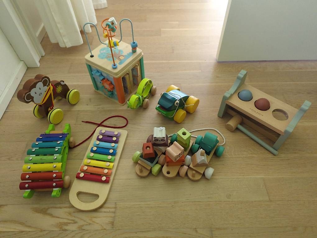 Giocattoli: Diverse Holzspielsachen – Usato da Kriens venduto da RouvenPe