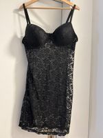 Elegantes schwarzes Dessous-Top mit integriertem BH & Spitze
