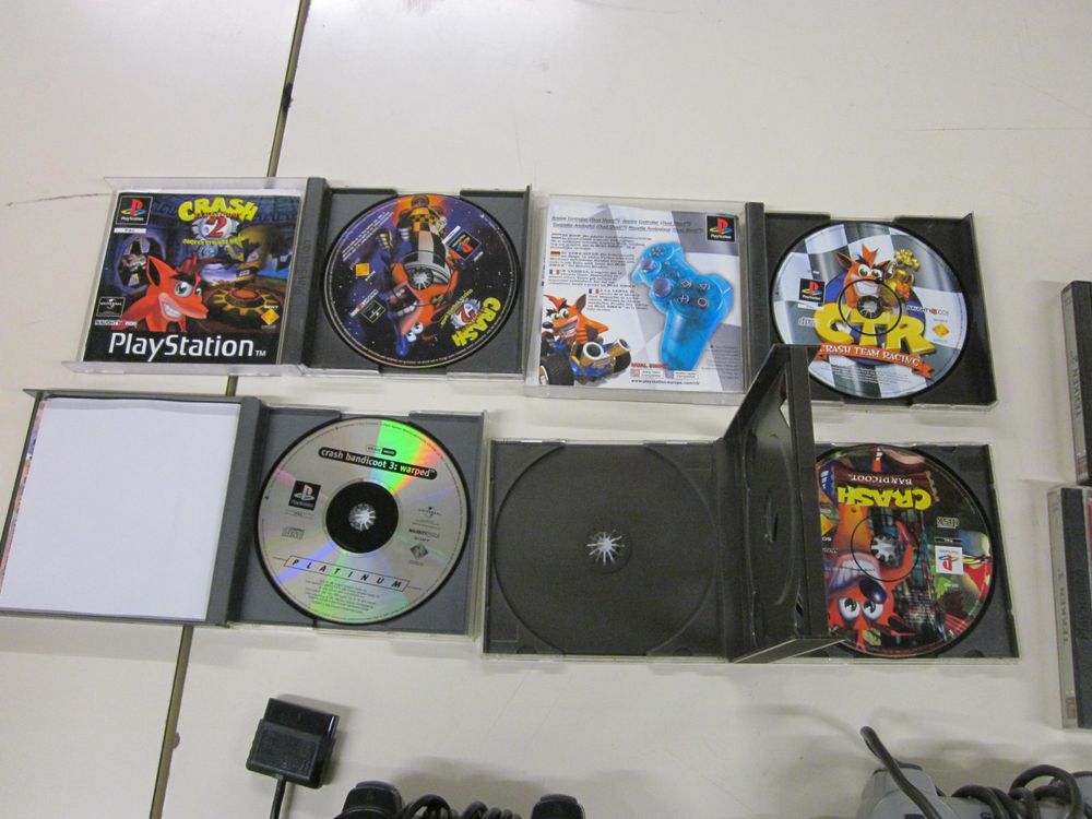 PlayStation 2 avec manettes et carte mémoire - Consoles