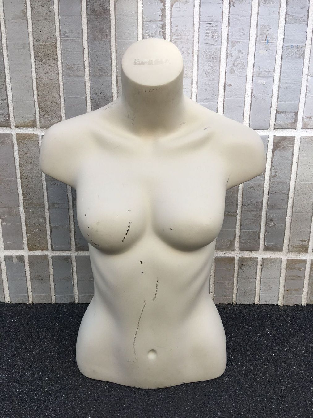 Sonstige Dekorationen & Accessoires: DAMENBÜSTE WEISS – Gebraucht aus Zürich von MC6319