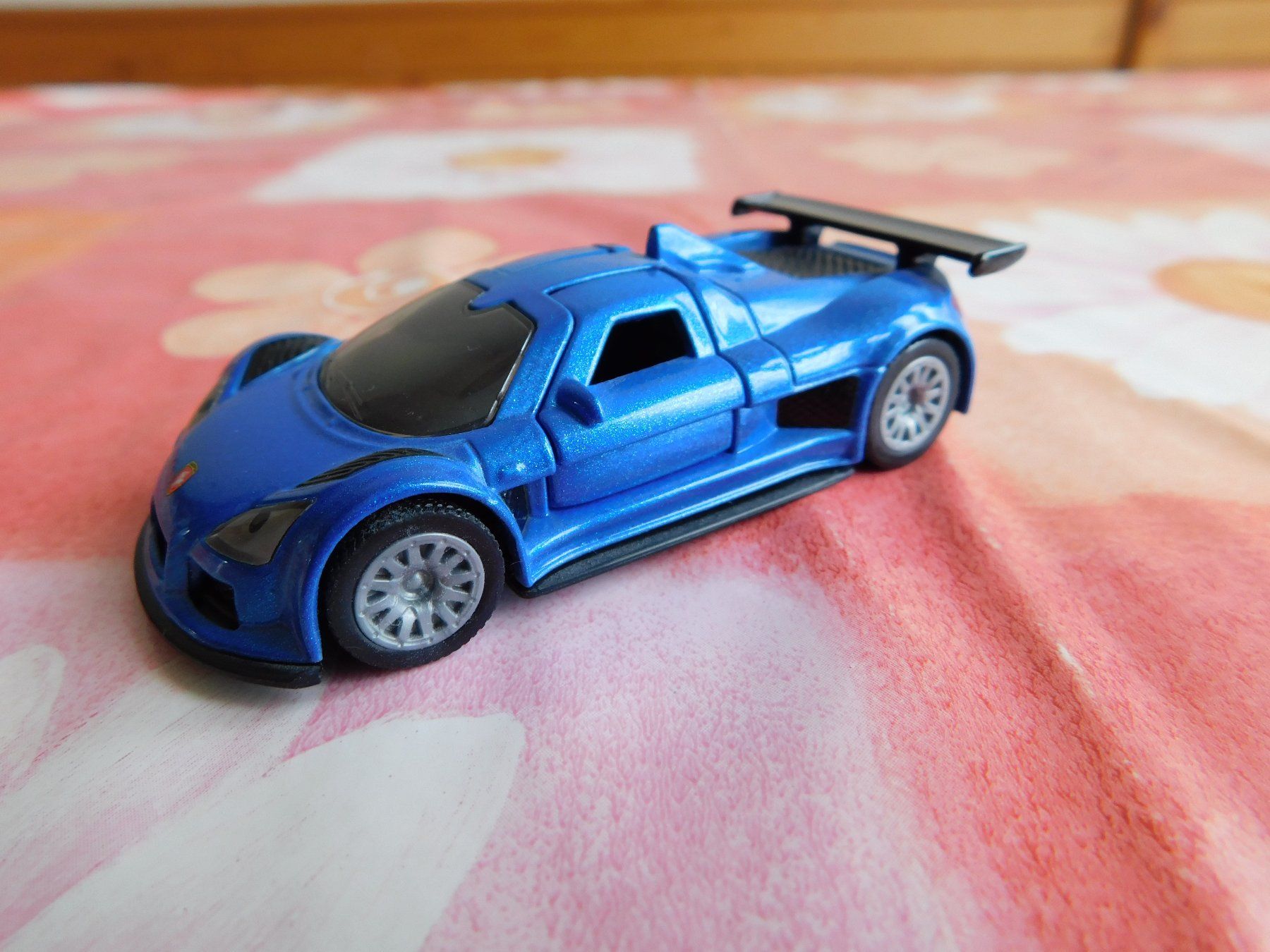Siku Modellini d'auto: Siku Gumpert Apollo blau – Nuovo (secondo la descrizione) da Strengelbach venduto da Wedi73 4