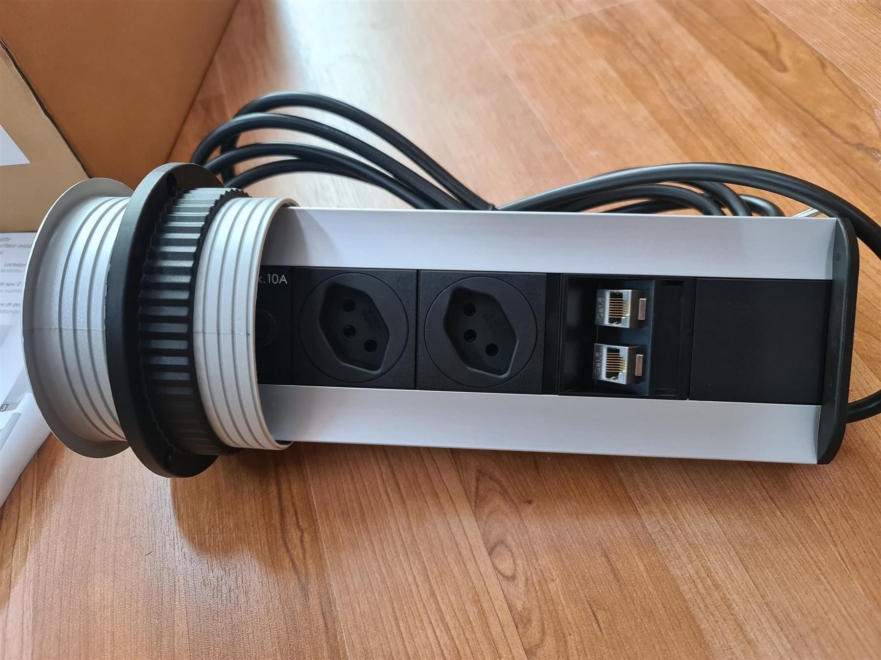 Spine: Evo Line Port 2xT13 + 2x RJ45 – Nuovo (secondo la descrizione) da Lugano venduto da pandux24 2