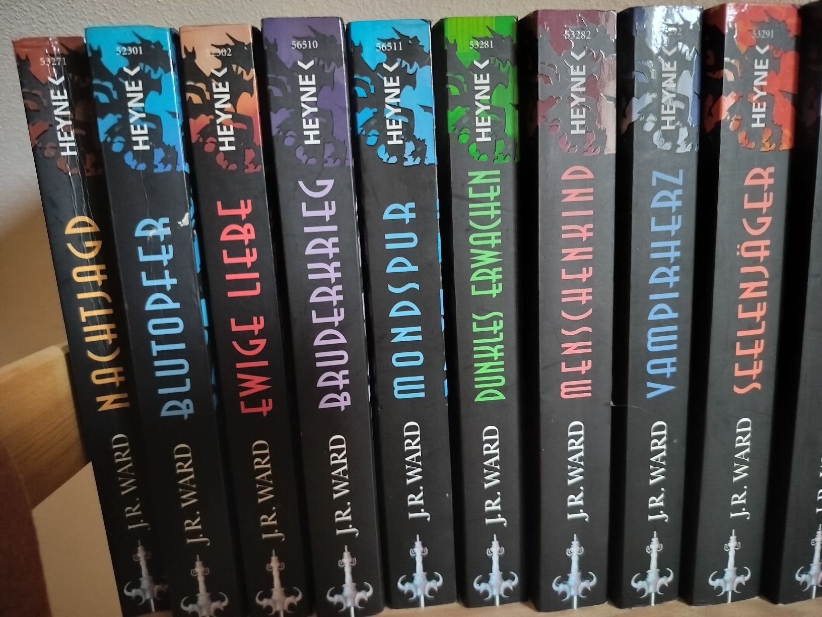 Libri: 39 Black Dagger Bücher von J.R.Ward – Usato da Dulliken venduto da Purpeline.ch