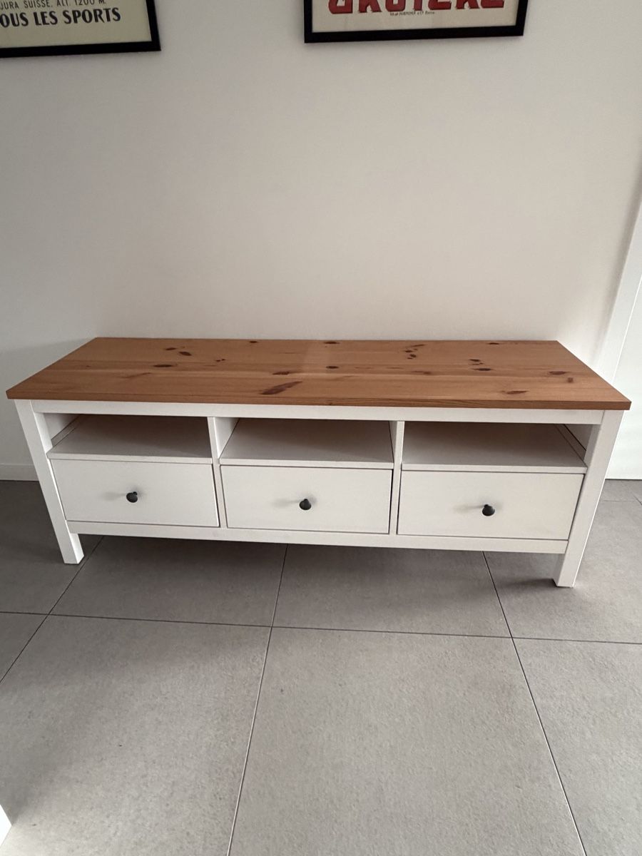 Ikea TV Möbel: Meuble TV IKEA – Gebraucht aus Mies von jul_f7rh