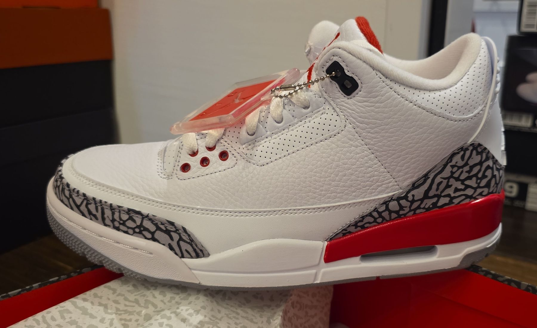 Jordan Scarpe da uomo: Air Jordan 3 Retro - NEU, Grösse 42.5 – Nuovo e nell'imballaggio originale da Bülach venduto da Zaimania