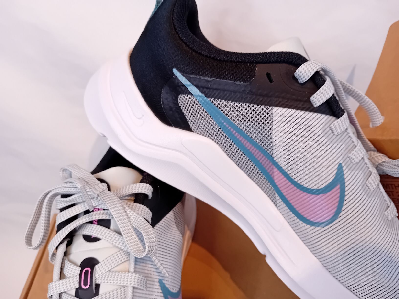 Nike Scarpe da donna: Nike Downshifter 12 Sneaker Gr.40   Damen  Grau Neu – Nuovo (secondo la descrizione) da Schweizersholz venduto da freyle1 2