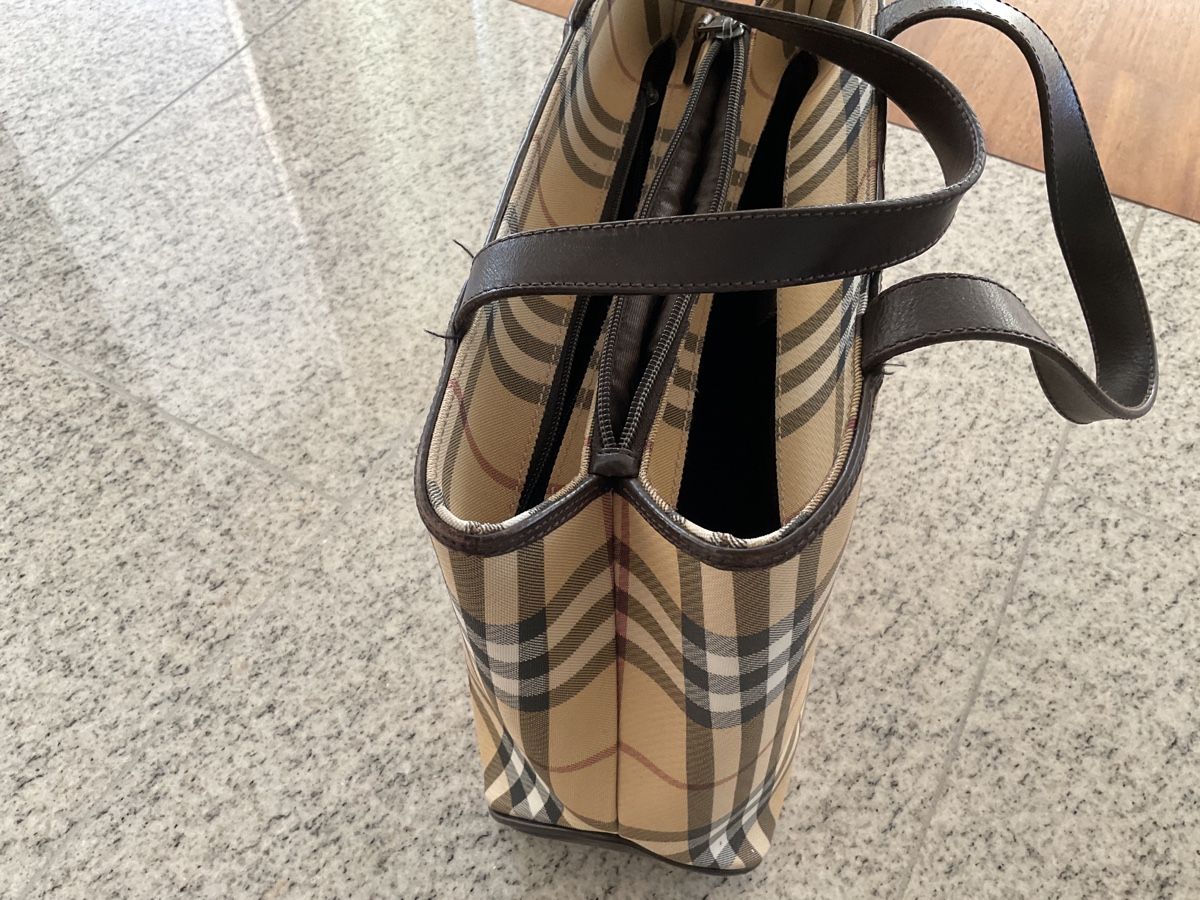 Burberry Borse da donna: Burberry Handtasche – Usato da Triesen venduto da Klarsicht64 2