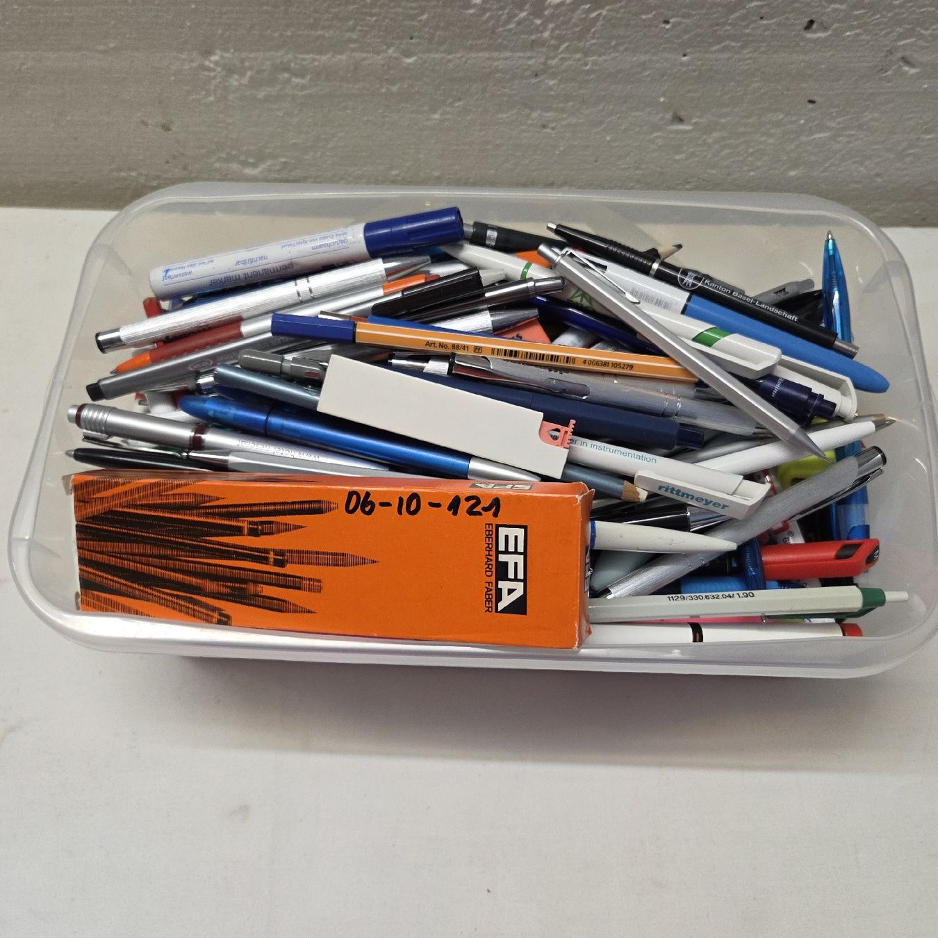 Stylos & Marker: Stifte hunderte... – D'occasion à Stans par Ducati16