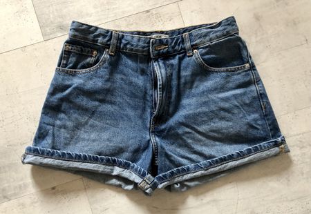 Short pull & bear taille 40