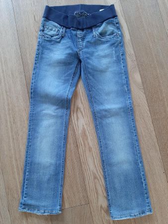 Wunderschöne und bequeme Unstandshose Jeans Pietro Brunelli.
