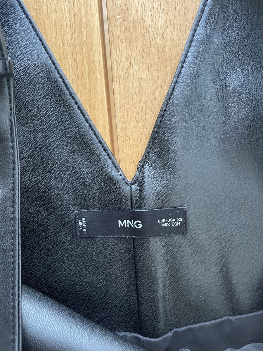 Robes: Kleid Mango Kunstleder schwarz – D'occasion à Oberarth par abi127 1