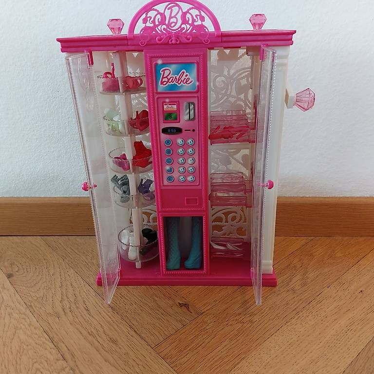 Bambole: Barbie Schuhschrank – Usato da Unterägeri venduto da purzel2010 1