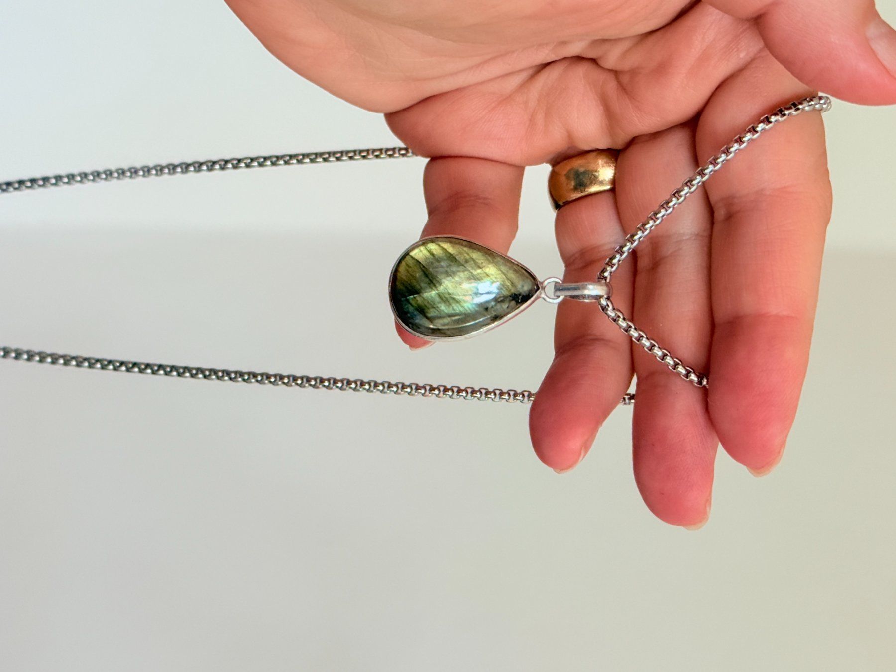 Colliers: Labradorite necklace – Neuf avec emballage d'origine à Genève par AGBERG 3