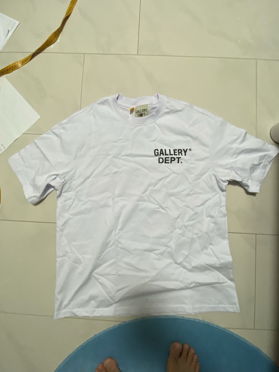 T-shirt: T shirt – Nuovo (secondo la descrizione) da Pratteln venduto da fra_rd8j 1