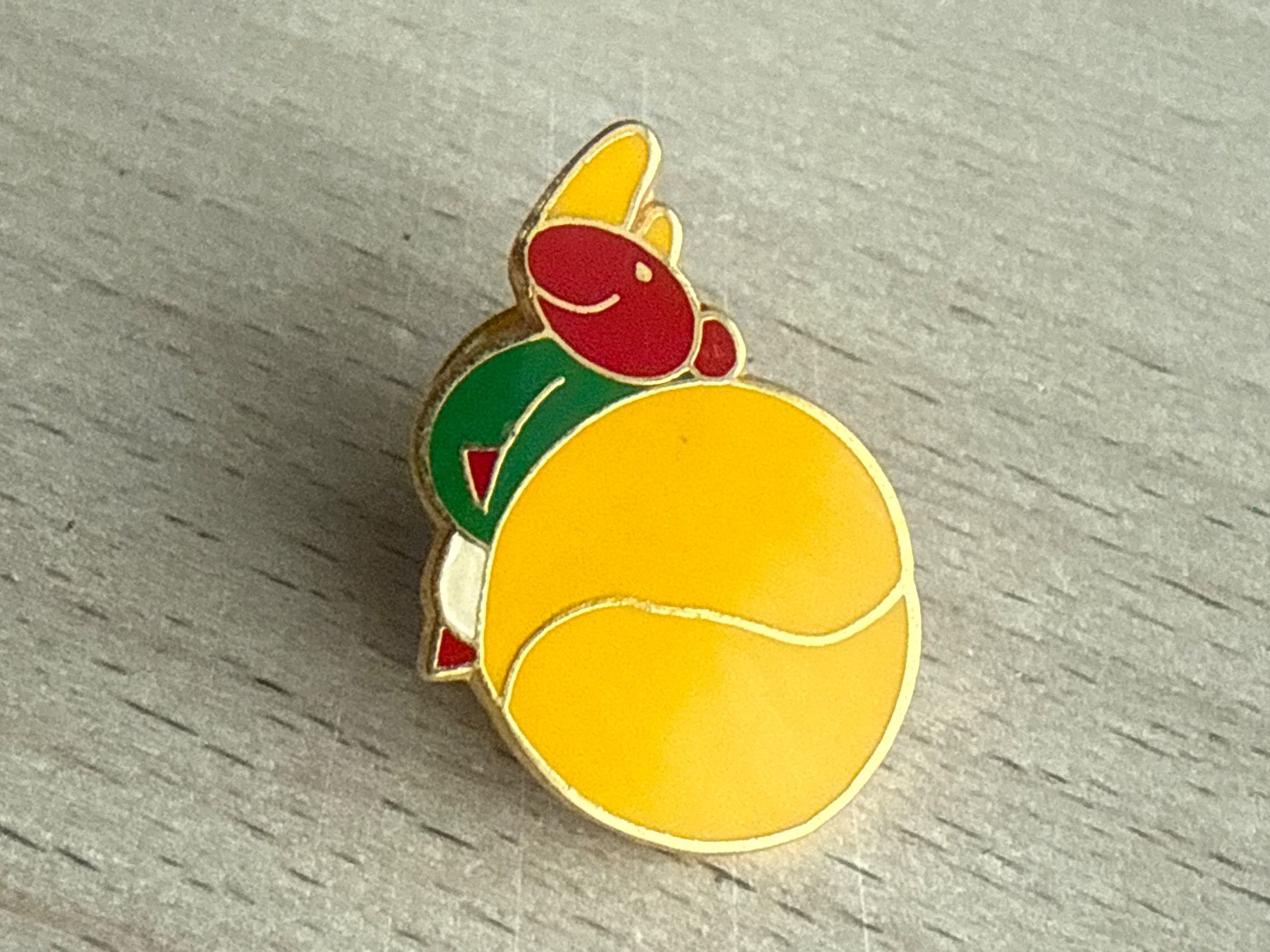 Placchette & Badge: Pin Nasi – Usato da Glattbrugg venduto da Schweigmatt