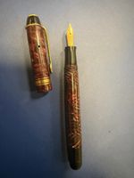Füllfederhalter Luxor 14K Goldfeder rot marmoriert