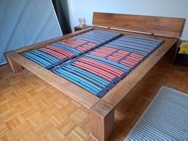 Holzbett Massiv 180x200cm mit Lattenrost und Matratze