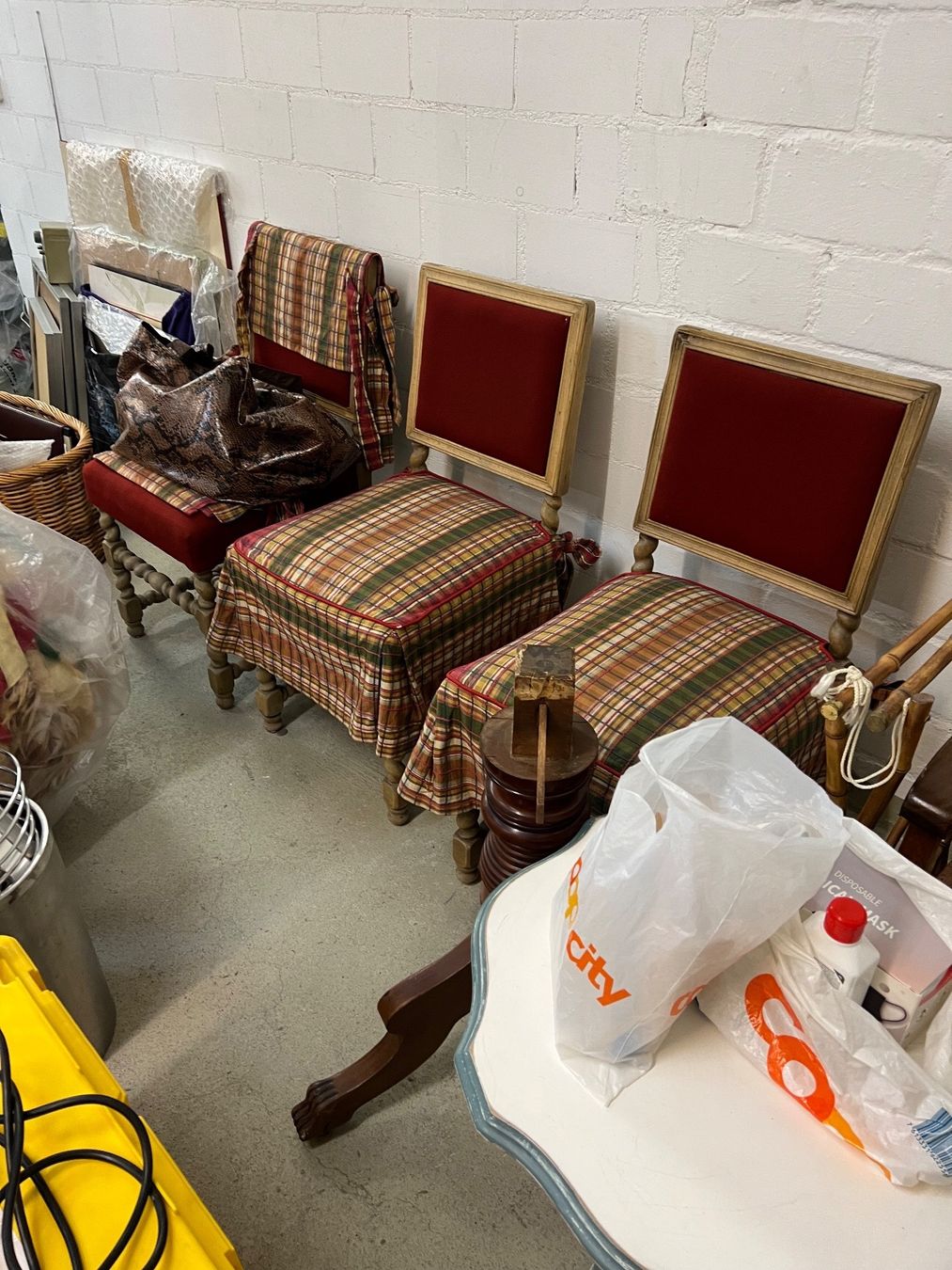 Stühle: 4 STÜHLE gepolstert mit div überzügen – Gebraucht aus Zürich von chair02 1