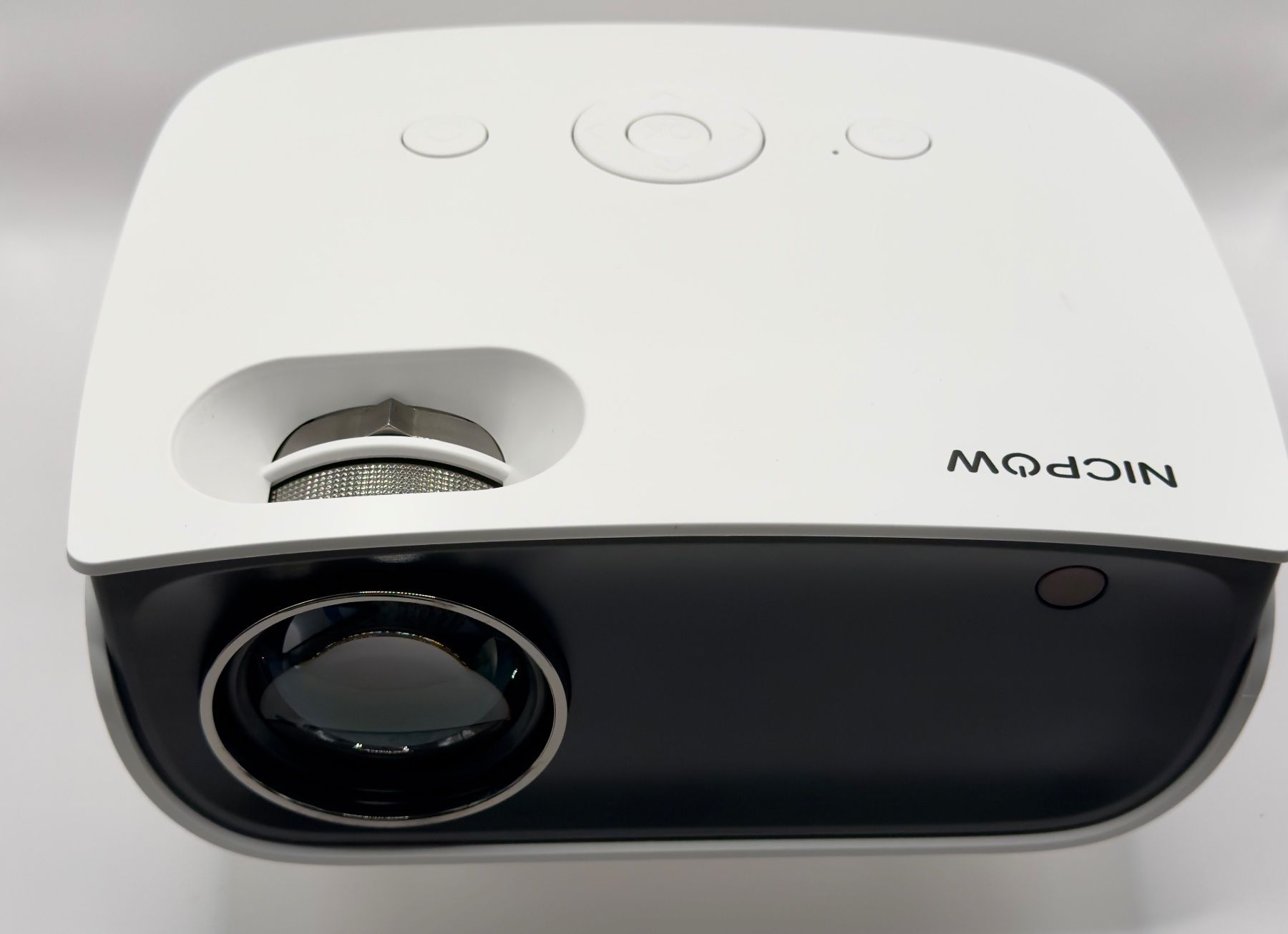 Proiettori: Nicpow mini LED Beamer – Usato da Basel venduto da stalders72