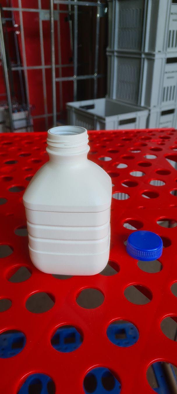 Autres vaisselles & verres: Petflaschen 0,5 dl mit Drehverschluss – Neuf avec emballage d'origine à lyss par talis71 2