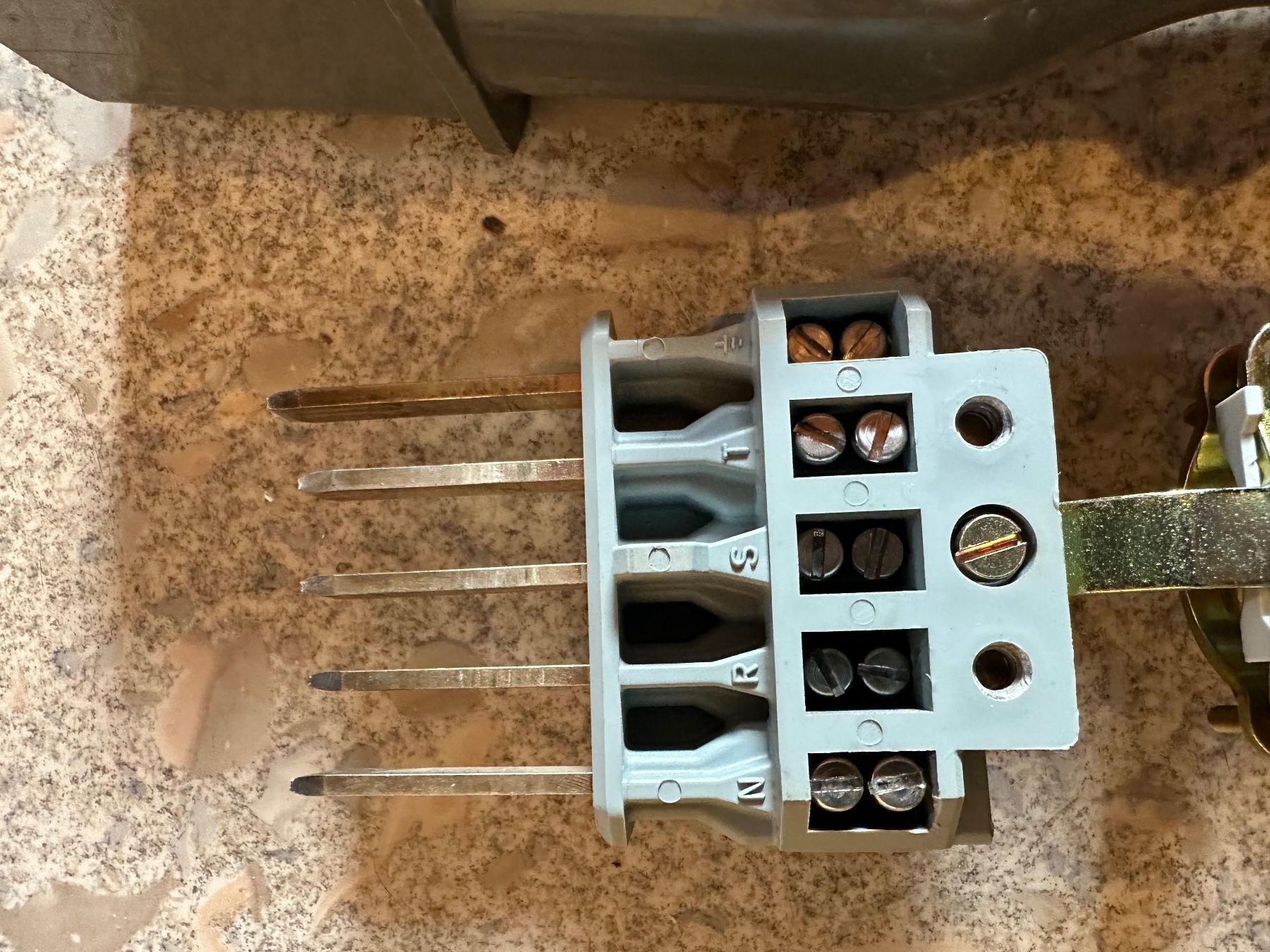 Spine: Stecker J 40 5 Polig CMC – Usato da Huttwil venduto da Bolpa 2