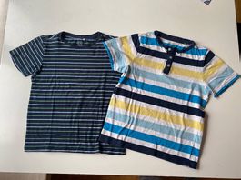 2 T-shirts (Gr 122)