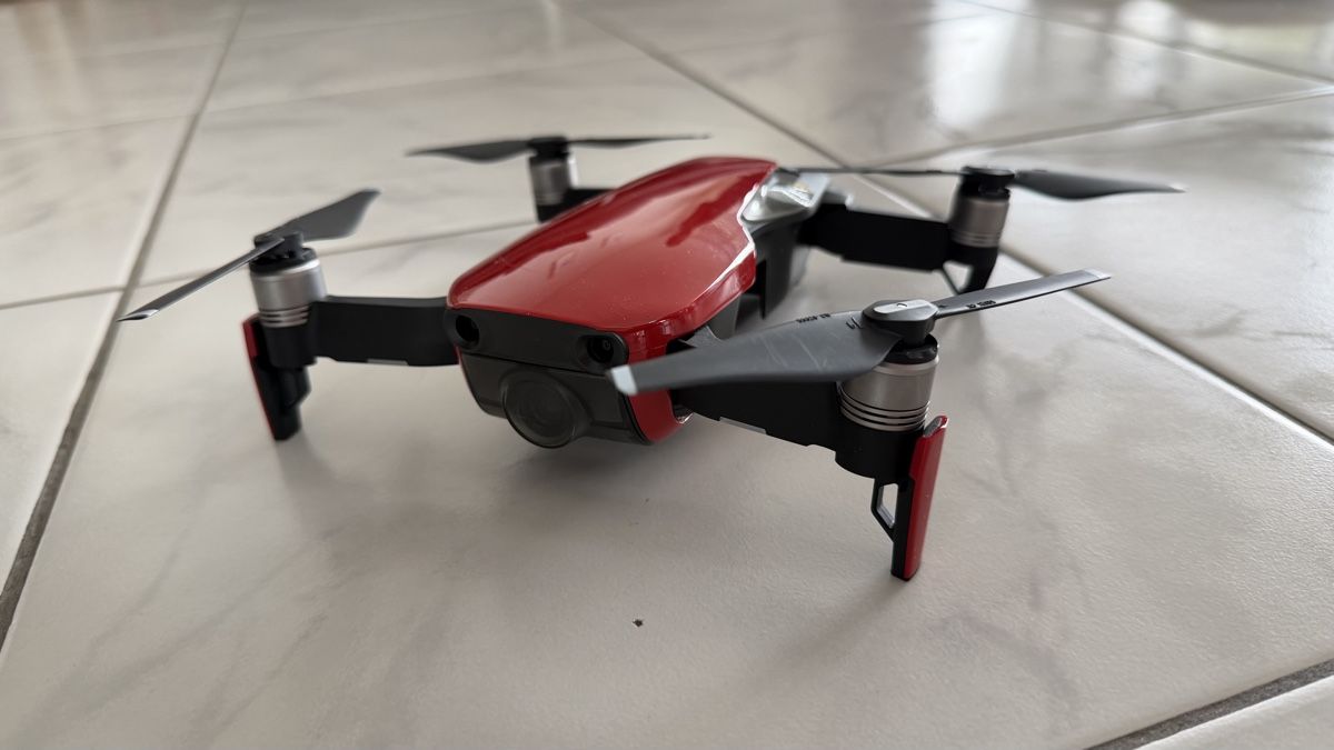 DJI RC Modellbau: DJI Mavic Air Rot inkl. Zubehör, Quittung und OVP – Gebraucht aus Oberrieden von Despi89 2