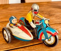 Antikes Blechspilzeug Motorrad mit Seitenwagen Schlüssel