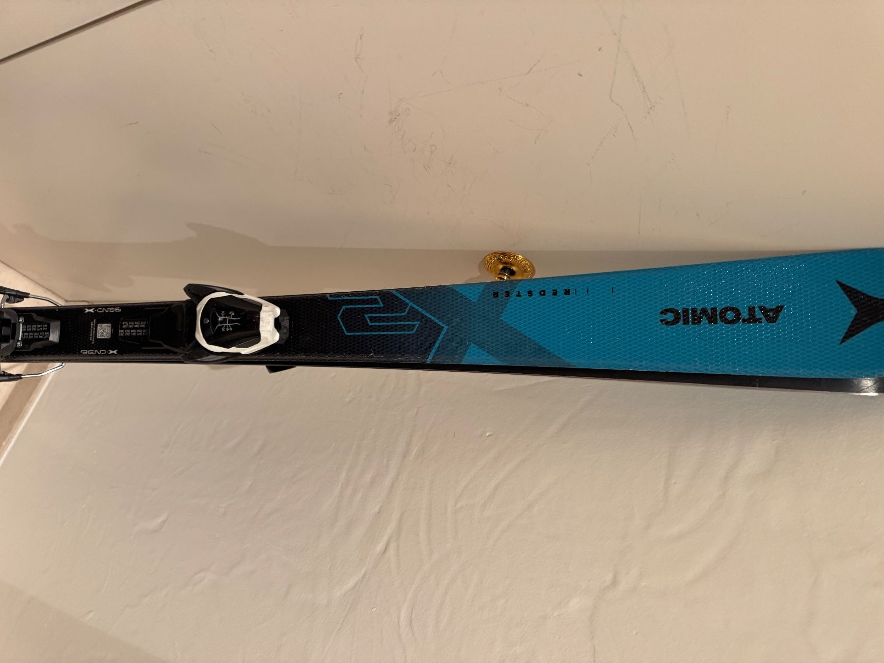 Atomic Skis: Atomic Redster X2 Ski gebraucht mit Bindung montiert – Gebraucht aus Zug von wed11