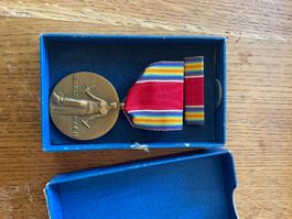 Ancienne médaille originaire WW2 victory