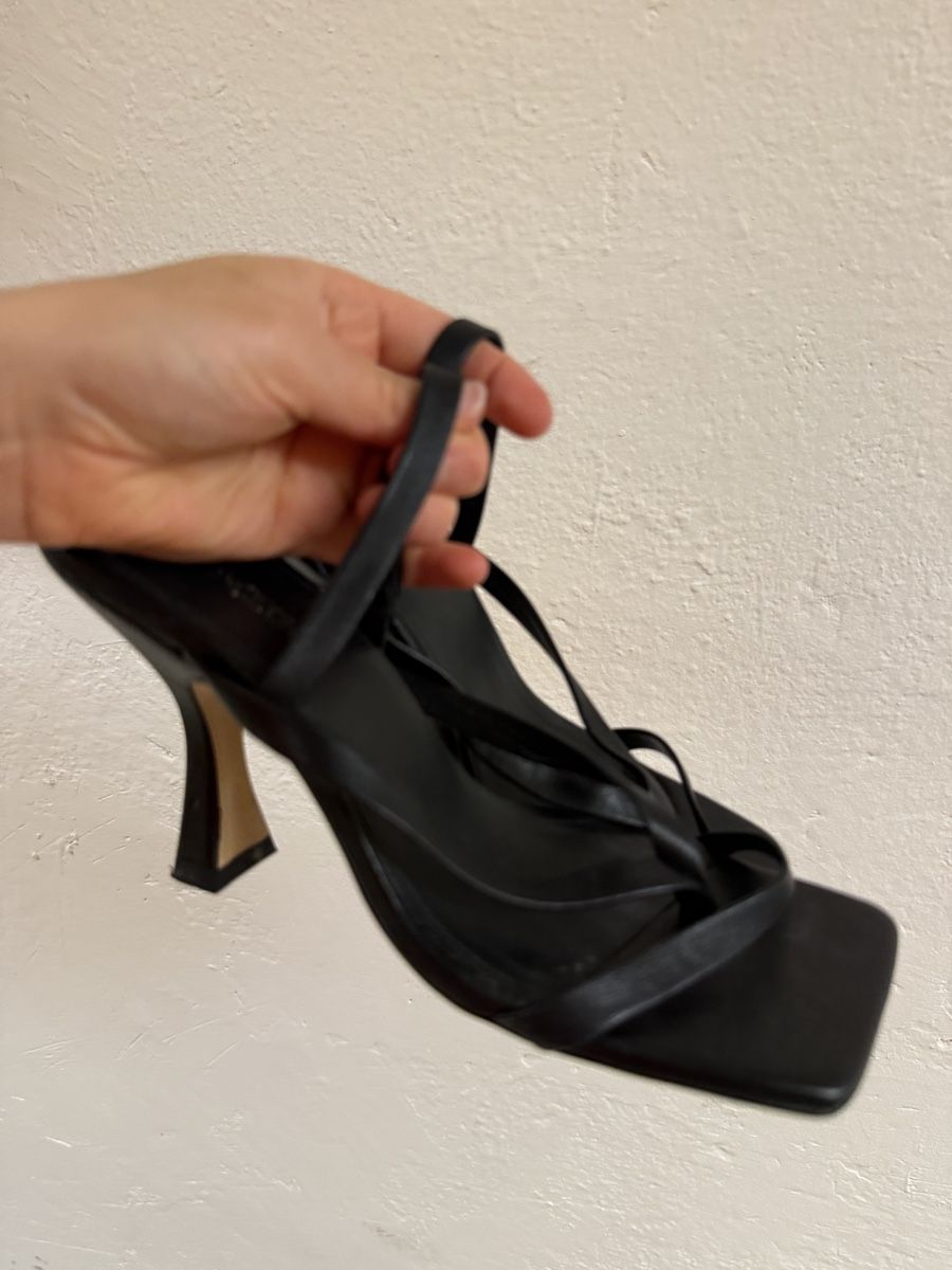 Scarpe da donna: Mango Black Leather Heeled Sandals, Size 36 EU – Usato da Adliswil venduto da dai_yr5z