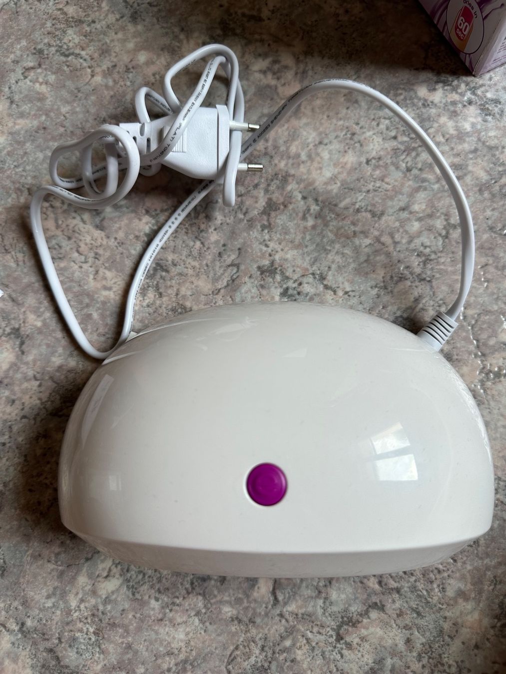 Unghie finte: Essence LED-Lampe – Usato da Riedt b. Erlen venduto da sina.aline 1